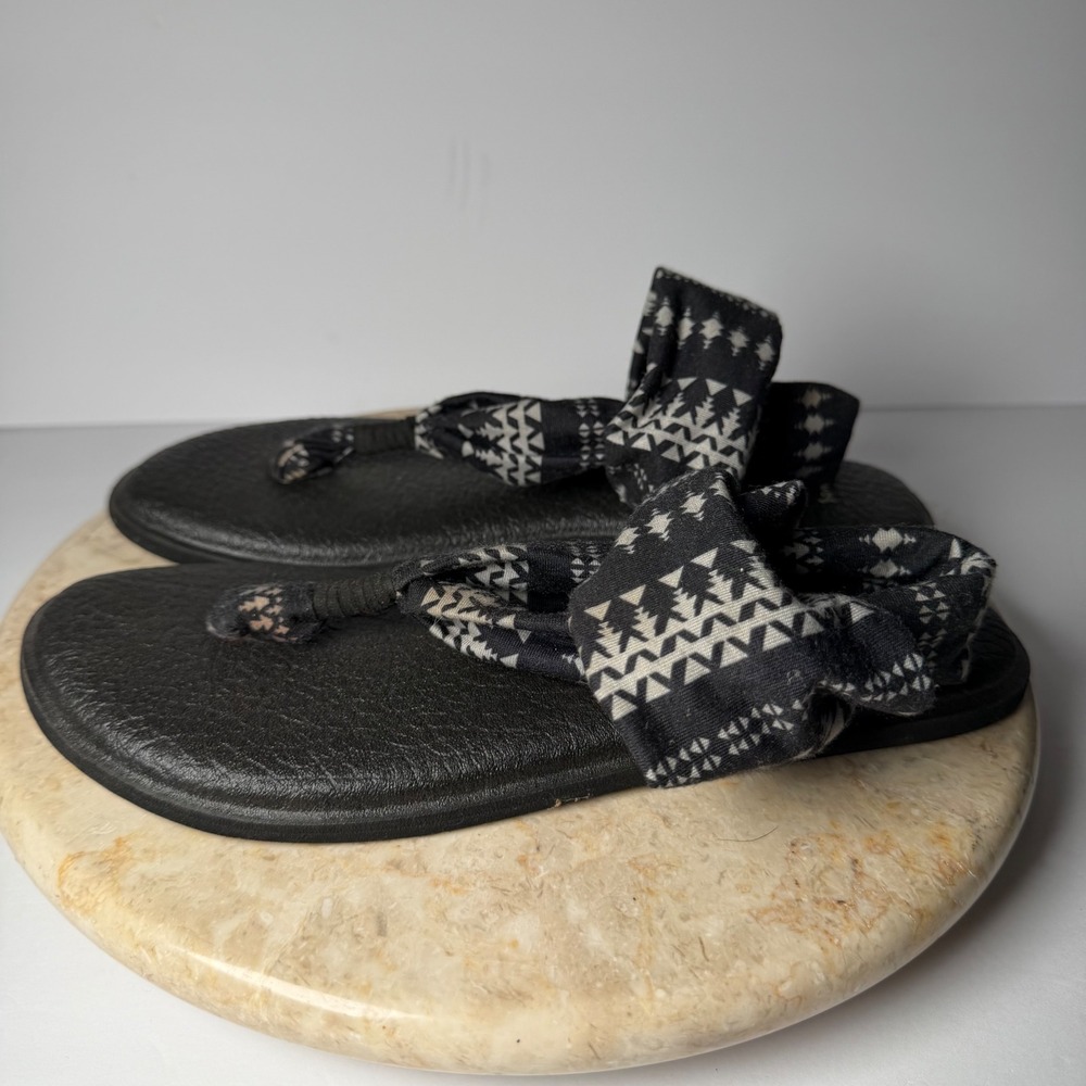 Sanuk Yoga Sling 2 Sandals 8 Black White Geometric Tribal Print 1015889